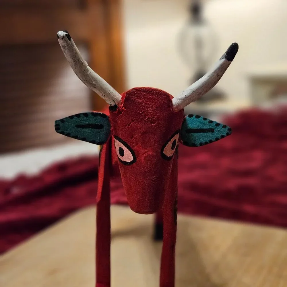 VINTAGE MEXICAN 1970 CARVED BULL WITH HORNS HAND PAINTED COPAL WOOD - Picture 2 of 6